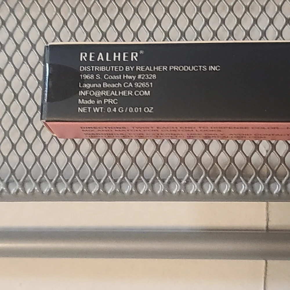 REALHER Elegant Charm Lip Liner Duo Double Ended Neutral Pink NIB Sealed